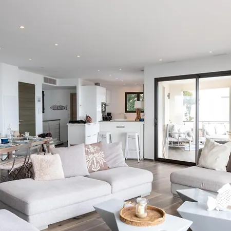 Magnificent House 180 M With Sea View * Les Issambres